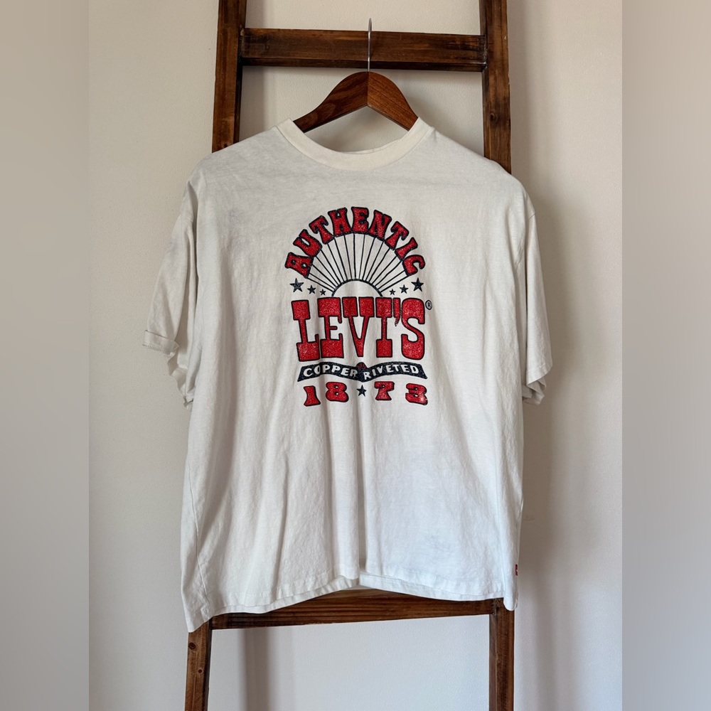 Levi's Authentic White and Red Graphic Tee